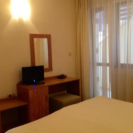 Hotel Family Saint Nikola - Free Parking