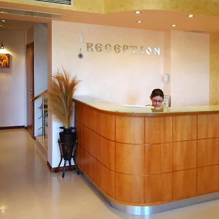 Hotel Family Saint Nikola - Free Parking