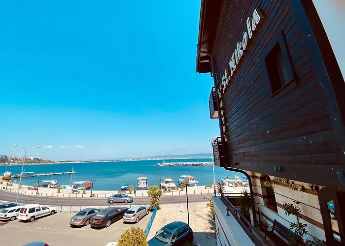 Family Saint Nikola מלון 3*