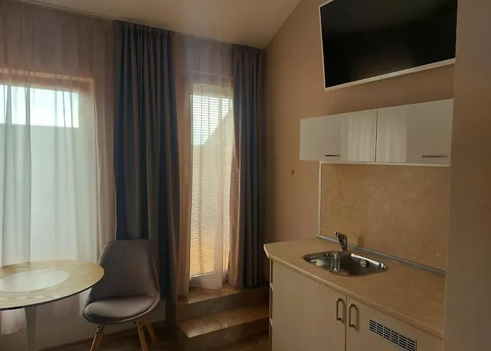 Family Saint Nikola נסבר