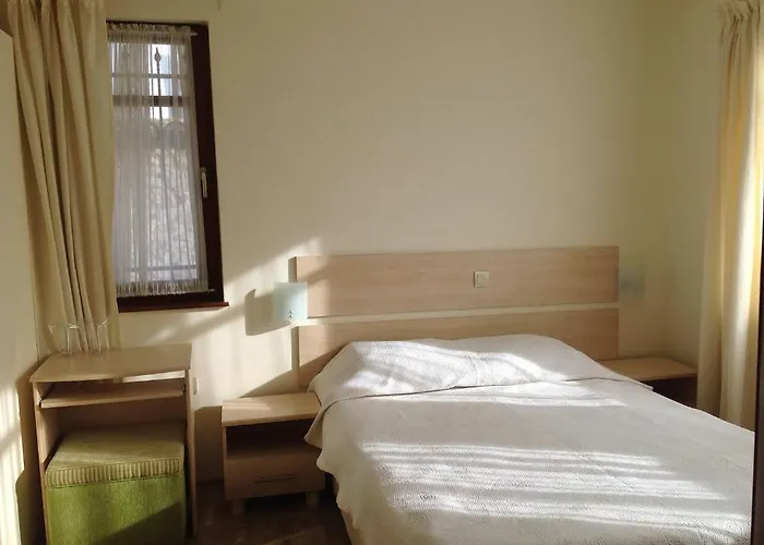 Family Saint Nikola מלון 3*