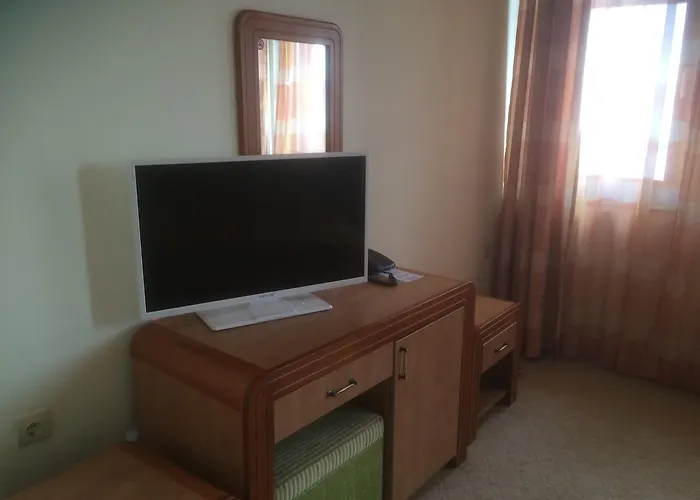 Family Saint Nikola נסבר