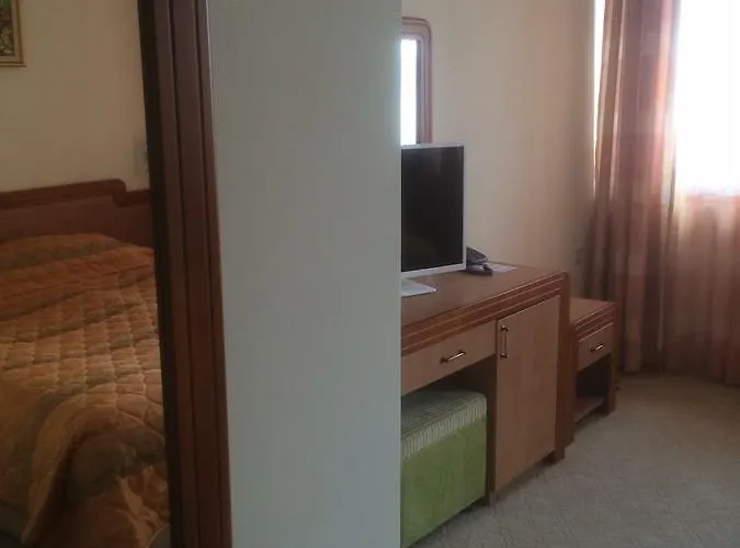 מלון Family Saint Nikola נסבר