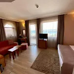 Family Saint Nikola - Free Parking Hotel