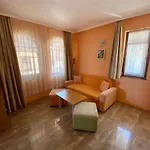 Hotel Family Saint Nikola - Free Parking