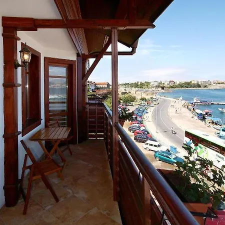 Family Saint Nikola And Free Parking Hotel 3*