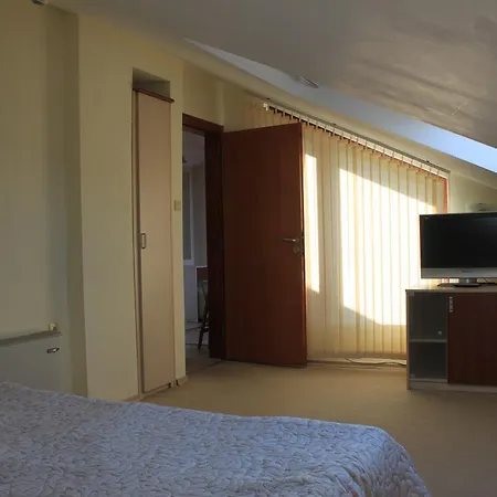 Family Saint Nikola And Free Parking