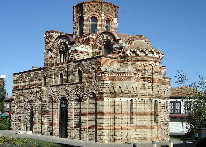 Family Saint Nikola And Free Parking