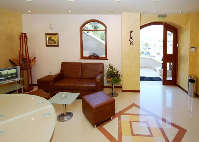 Family Saint Nikola And Free Parking 3*