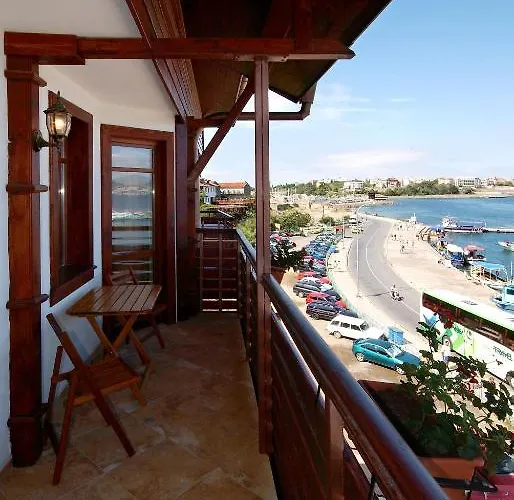 Family Saint Nikola And Free Parking Hotel 3*