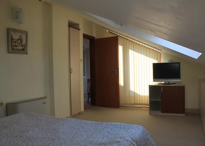 Family Saint Nikola And Free Parking