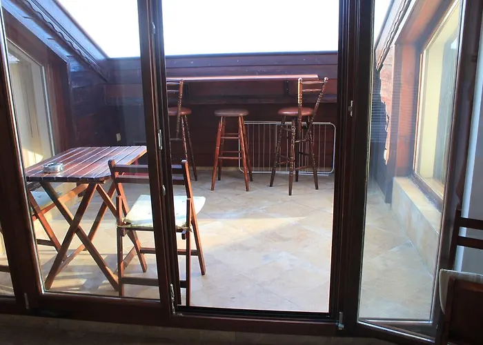 Family Saint Nikola And Free Parking