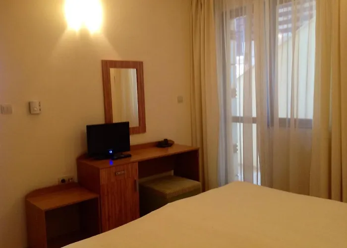 Hotel Family Saint Nikola And Free Parking