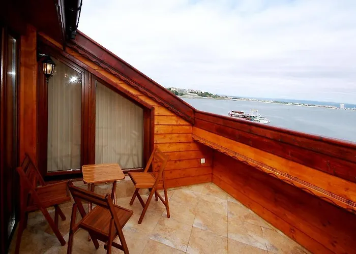 Family Saint Nikola And Free Parking