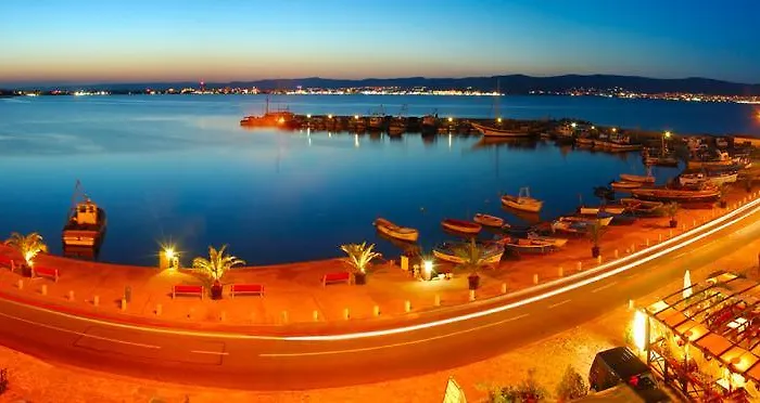 Family Saint Nikola And Free Parking